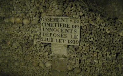 Découvrez un endroit étonnant en plein coeur de la capitale : le cimetière des Saints-Innocents